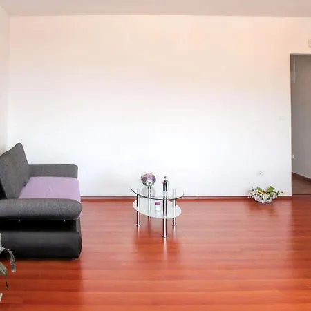 Modern With Sea View In 68 M² Appartamento