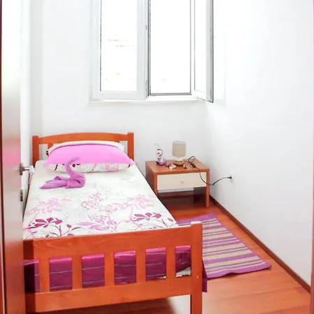 아파트 Modern With Sea View In 68 M²